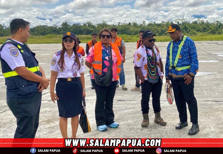 Persiapan launching penerbangan ke Jila (salampapua.com/Evita)