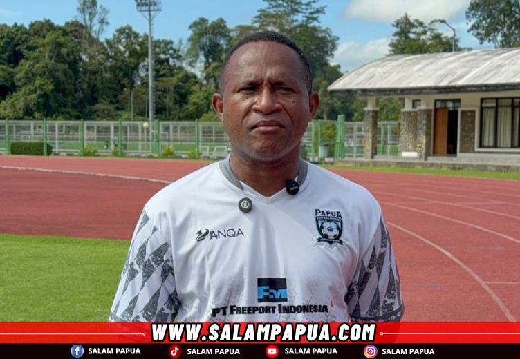Pelatih PFA U-15, Steven Imbiri (salampapua.com/Evita)