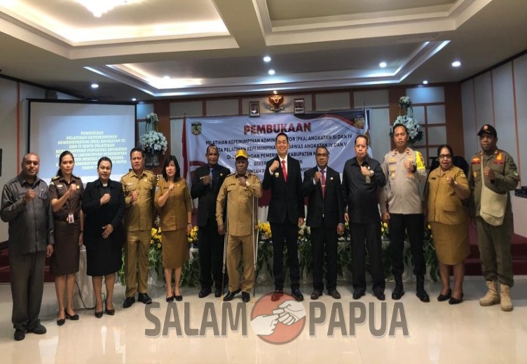 Foto bersama usai pembukaan kegiatan (Foto:salampapua.com/Evita)