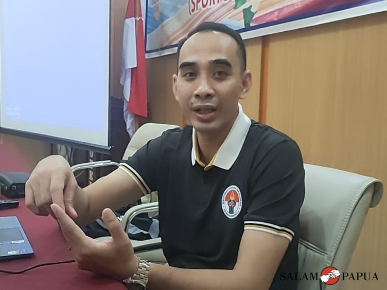 Pemateri Moh. Nanang Susanto saat diwawancarai sebelum kegiatan (Foto:salampapua.com/Acik)