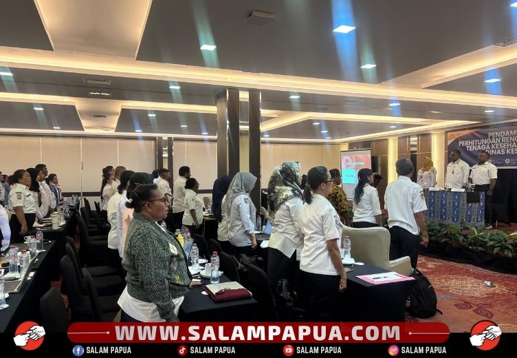 Peserta saat menyanyikan lagu Indonesia Raya (salampapua.com/Evita)