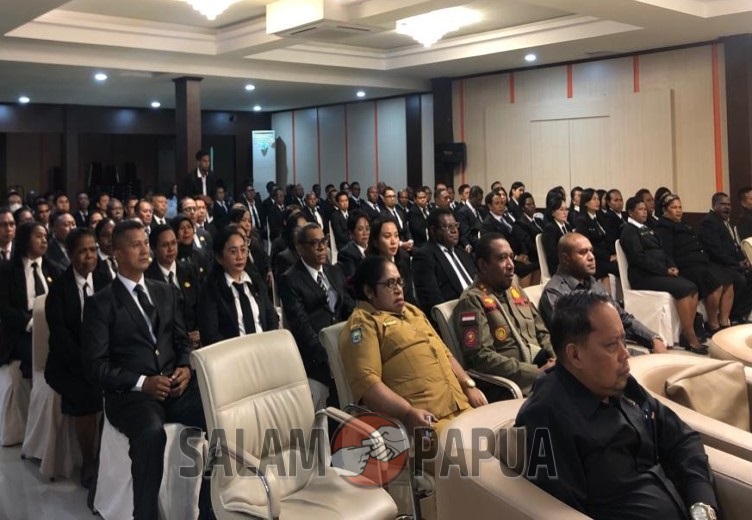 Para peserta PKA dan PKP saat serius mengikuti kegiatan (Foto:salampapua.com/Evita)