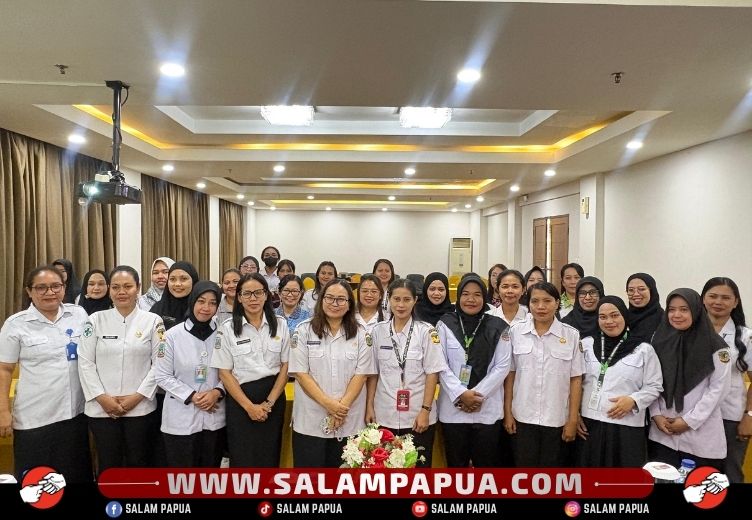 Foto bersama usai pembukaan evaluasi pelayanan BBL (salampapua.com/Evita)
