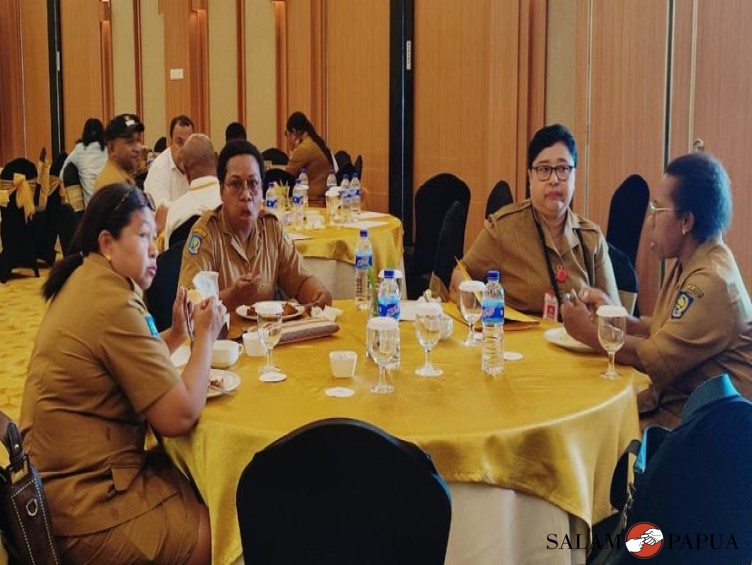 Santap siang para peserta kegiatan (Foto:salampapua.com/Evita)