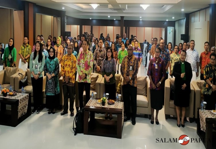 Foto bersama seluruh peserta sebelum memulai kegiatan (Foto:salampapua.com/Acik)