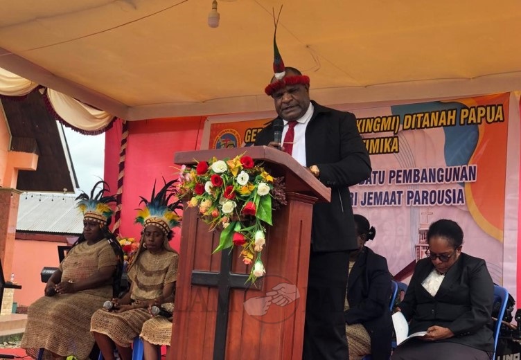 Sambutan oleh Ketua Panitia Pembangunan, Martinus Walilo (Foto:salampapua.com/Evita)